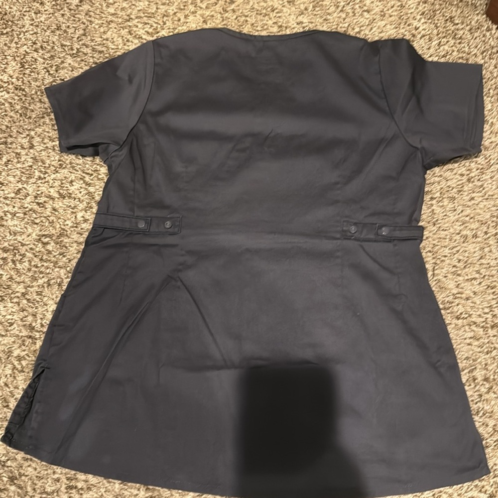 Wonder wink gray scrub top - Picture 3 of 3